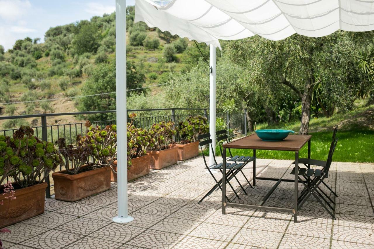 Agriturismo Oltrealmare Civezza Екстериор снимка