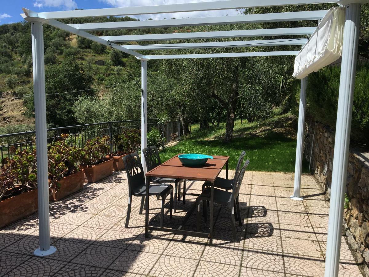 Agriturismo Oltrealmare Civezza Екстериор снимка